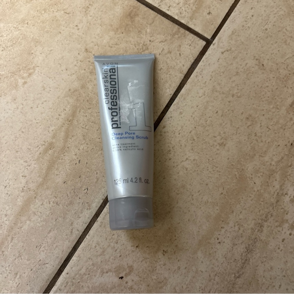 CLEARSKIN Professional #1 DEEP PORE CLEANSING SCRUB Avon 4.2 fl oz New Sealed